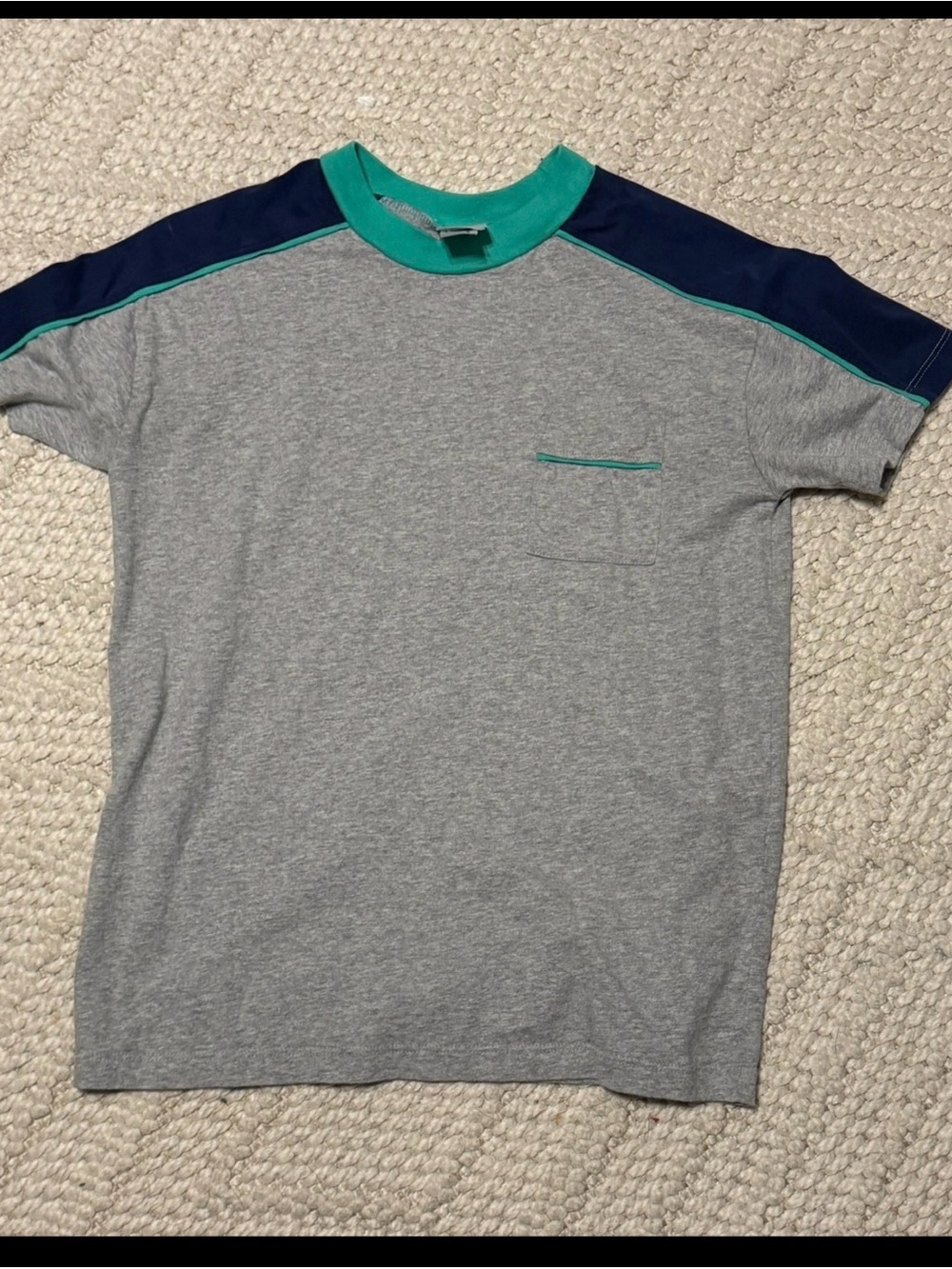 Kids Hanna Andersson Grey Pocket Tee with Teal & Navy Accents, size 10